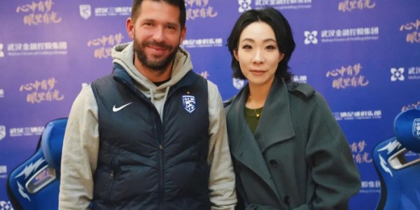乐鱼体育官方登录网站-三镇主帅莫拉：我是梦想家，更是实干家|足球|亚洲|昆明|武汉三镇|球队_新浪体育_新浪新闻